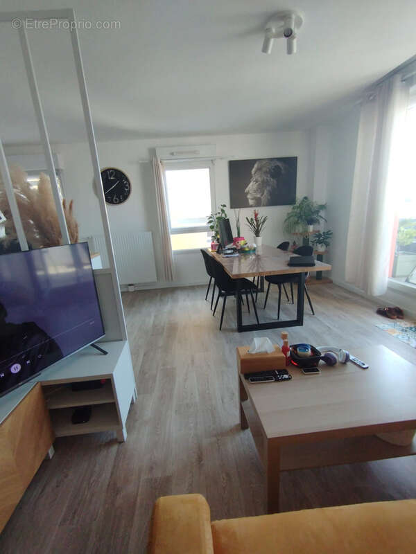 Appartement à GRIGNY