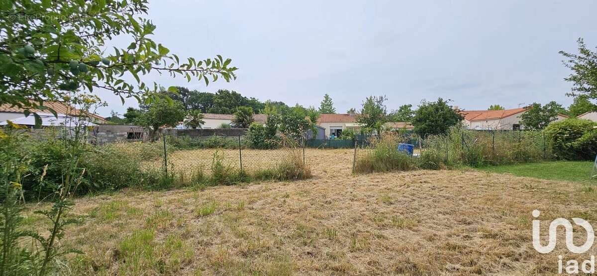 Terrain 500 m² à Les Lucs-Sur-Boulogne  - photo 3