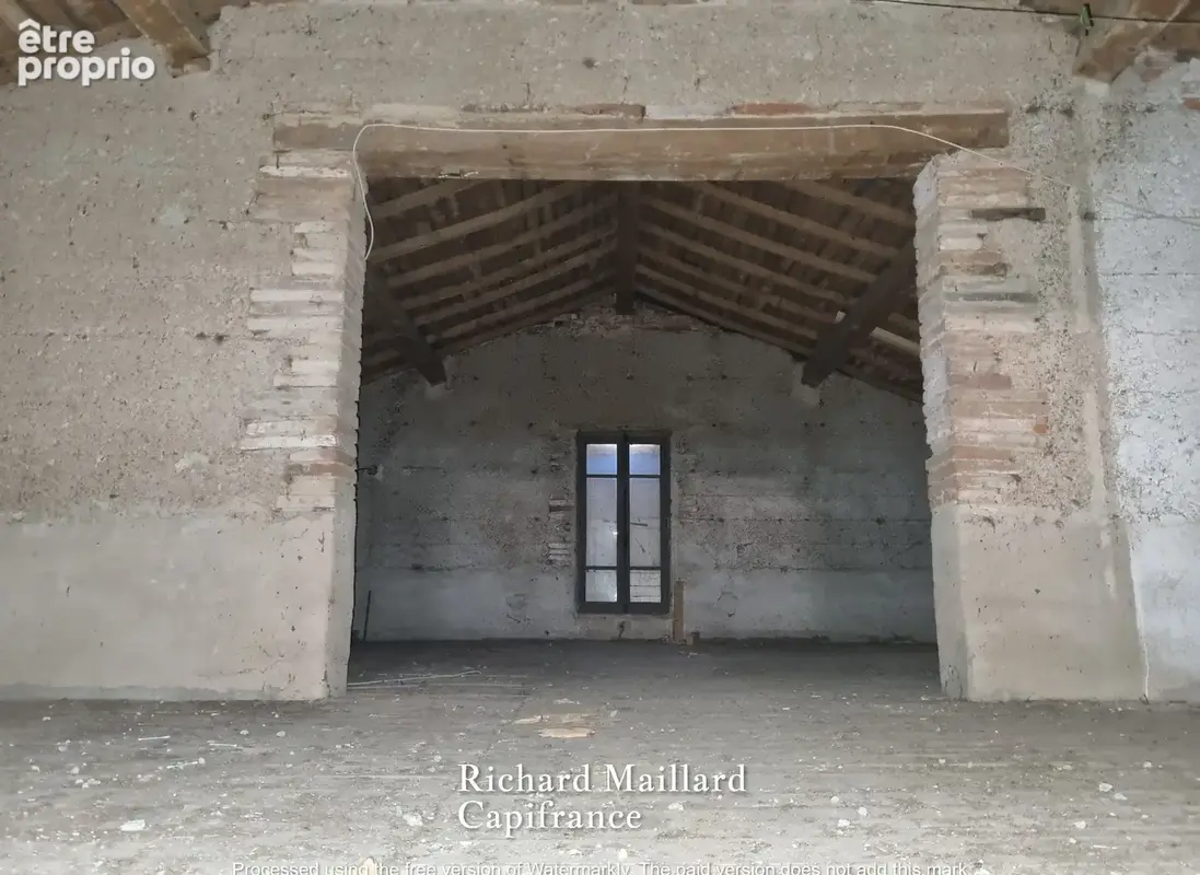 EXCLUSIVITÉ — Maison de caractère à fort potentiel à rénover — Cadre naturel exceptionnel  sur 3 300 m² de terrain - photo 20