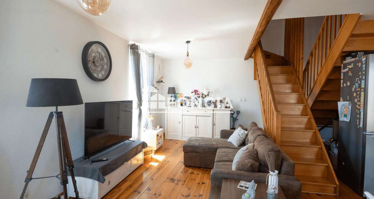 Appartement à BOURG-DE-PEAGE