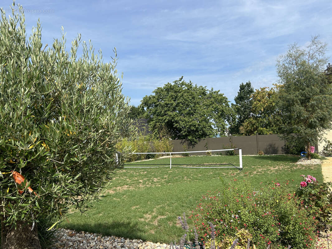Maison rénovée, habitable de suite, garage, jardin clos avec piscine - photo 20