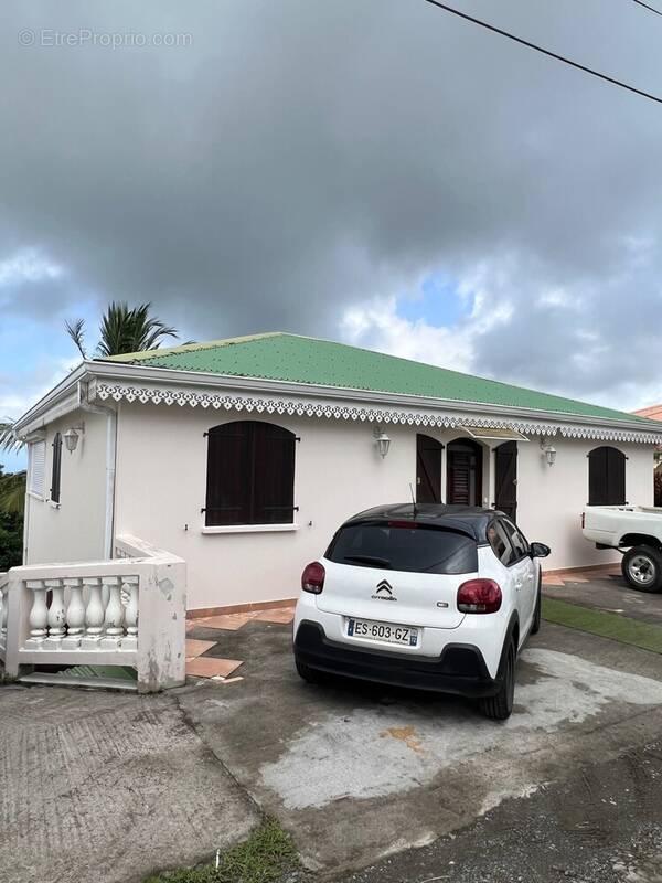 Maison à LE ROBERT