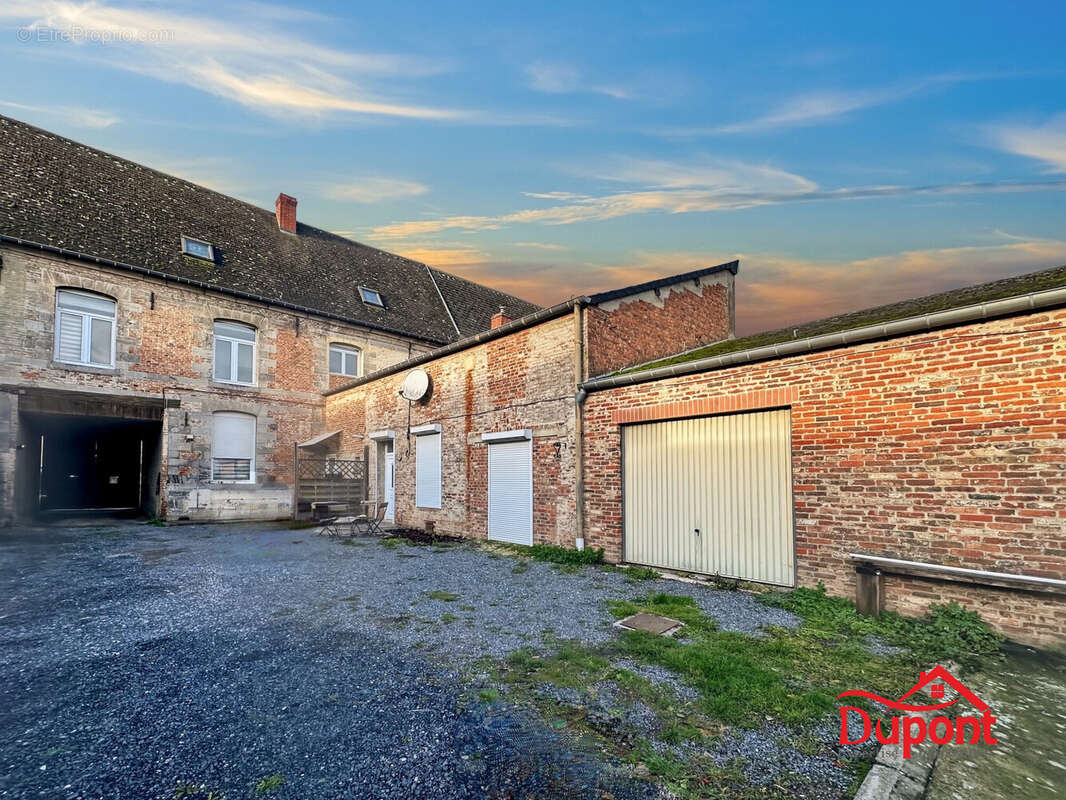 Maison à SOLRE-LE-CHATEAU