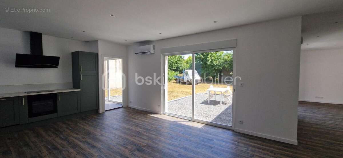 COUP DE CŒUR – Maison contemporaine de plain-pied de 130 m² sur un terrain de 1 210 m² - photo 4