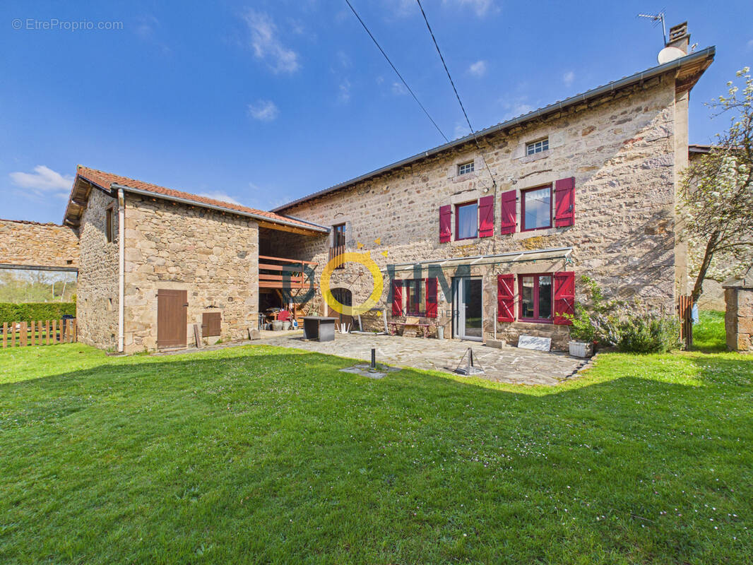 Maison à SAINT-PIERRE-DU-CHAMP