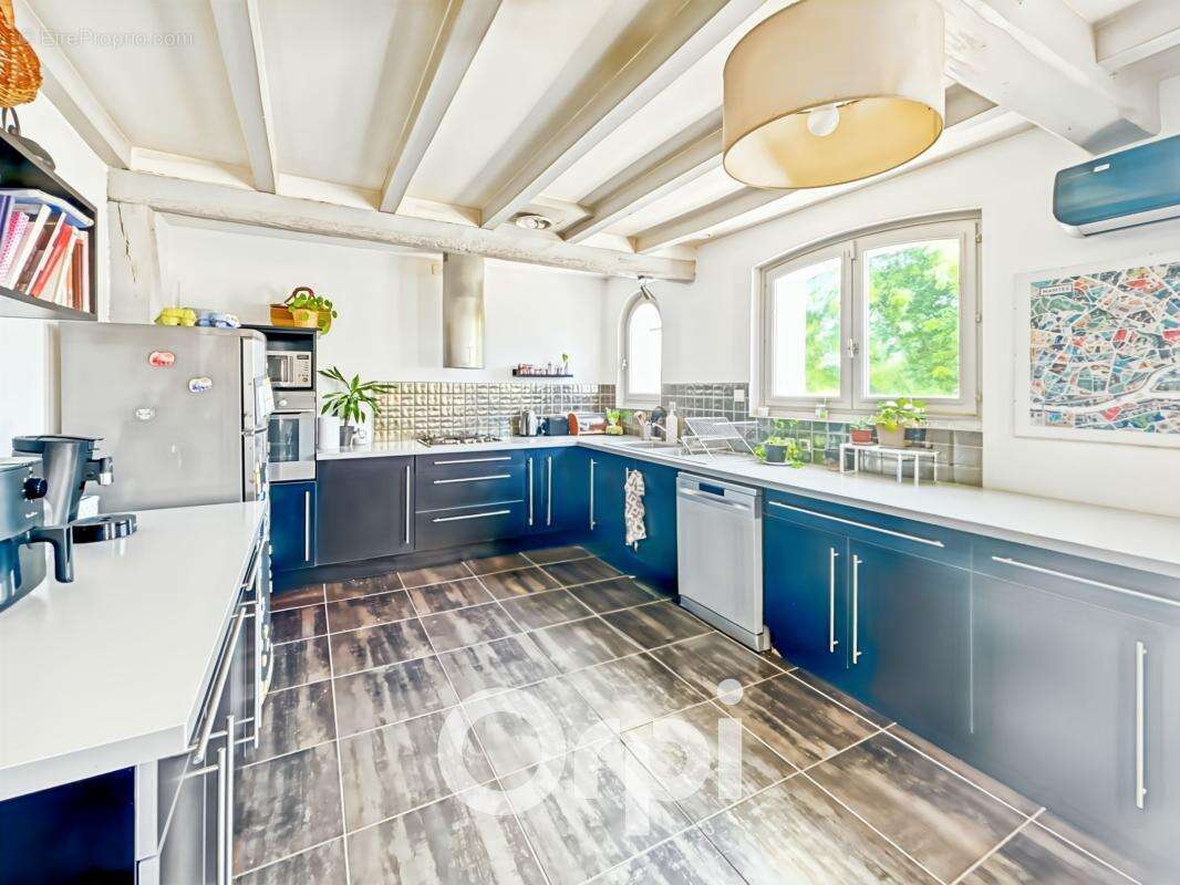 Maison familiale de plain-pied – 138 m² – Sous-sol complet – Terrain de plus de 2 200 m² - photo 3