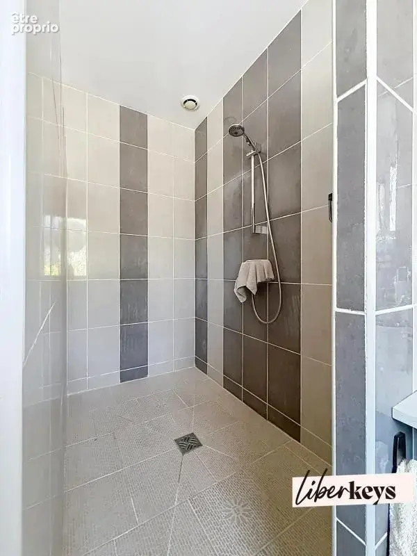 Maison Familiale T6 de 183 m2 situé à Ruaudin dans un quartier résidentiel - photo 8