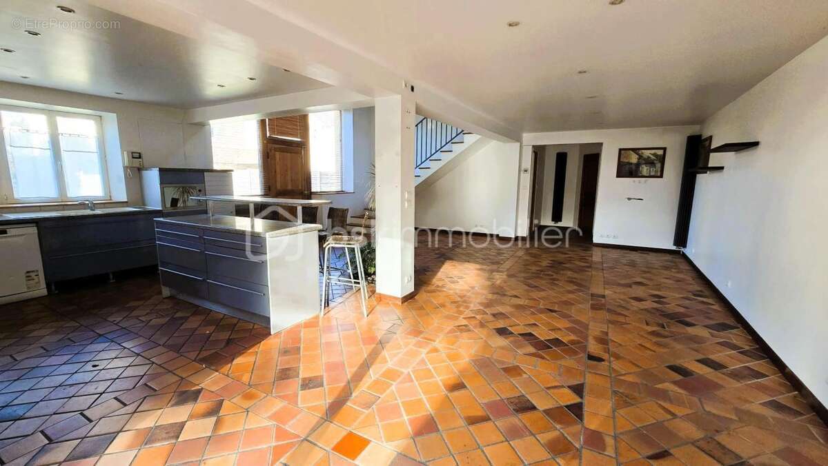 Maison à VERT-LE-GRAND