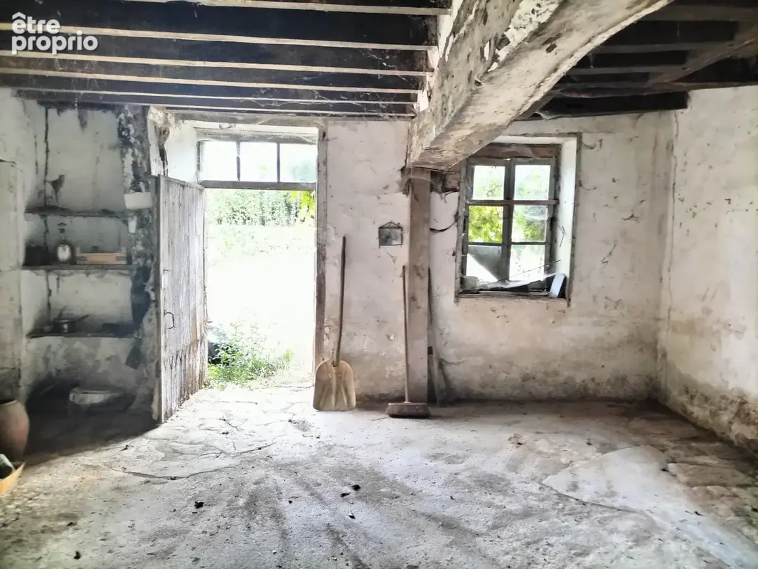 Commune de TRANS, en campagne, une maison en pierres à rénover intégralement. - photo 13