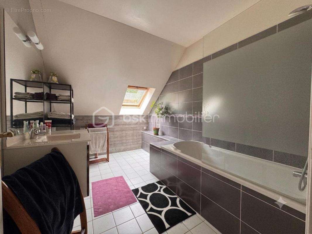 Magnifique Maison Familiale 4 chambres sur sous-sol complet - photo 15