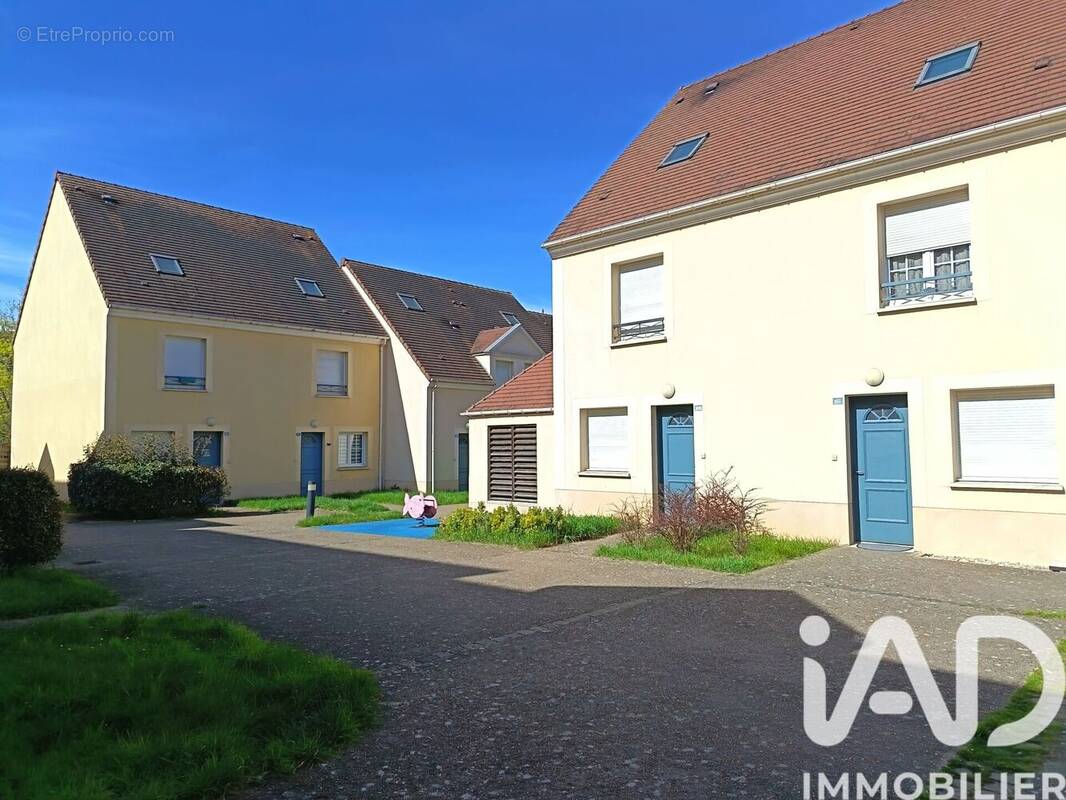 Photo 1 - Maison à LIEUSAINT