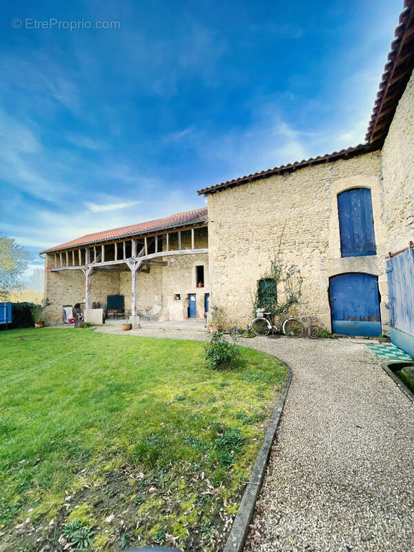 Grande maison de maître du 18ème avec dépendances - photo 23