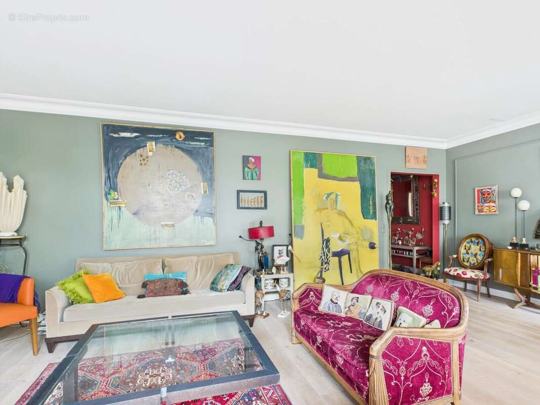 Appartement à NEUILLY-SUR-SEINE