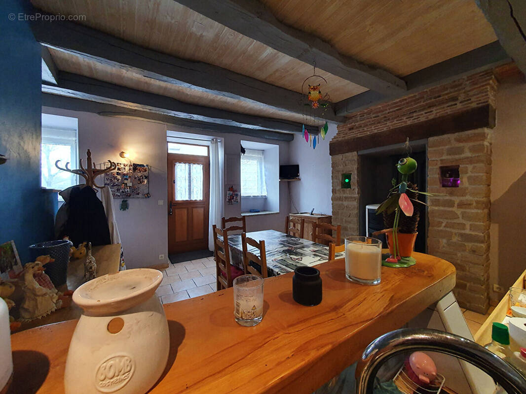 Maison à CHALUS