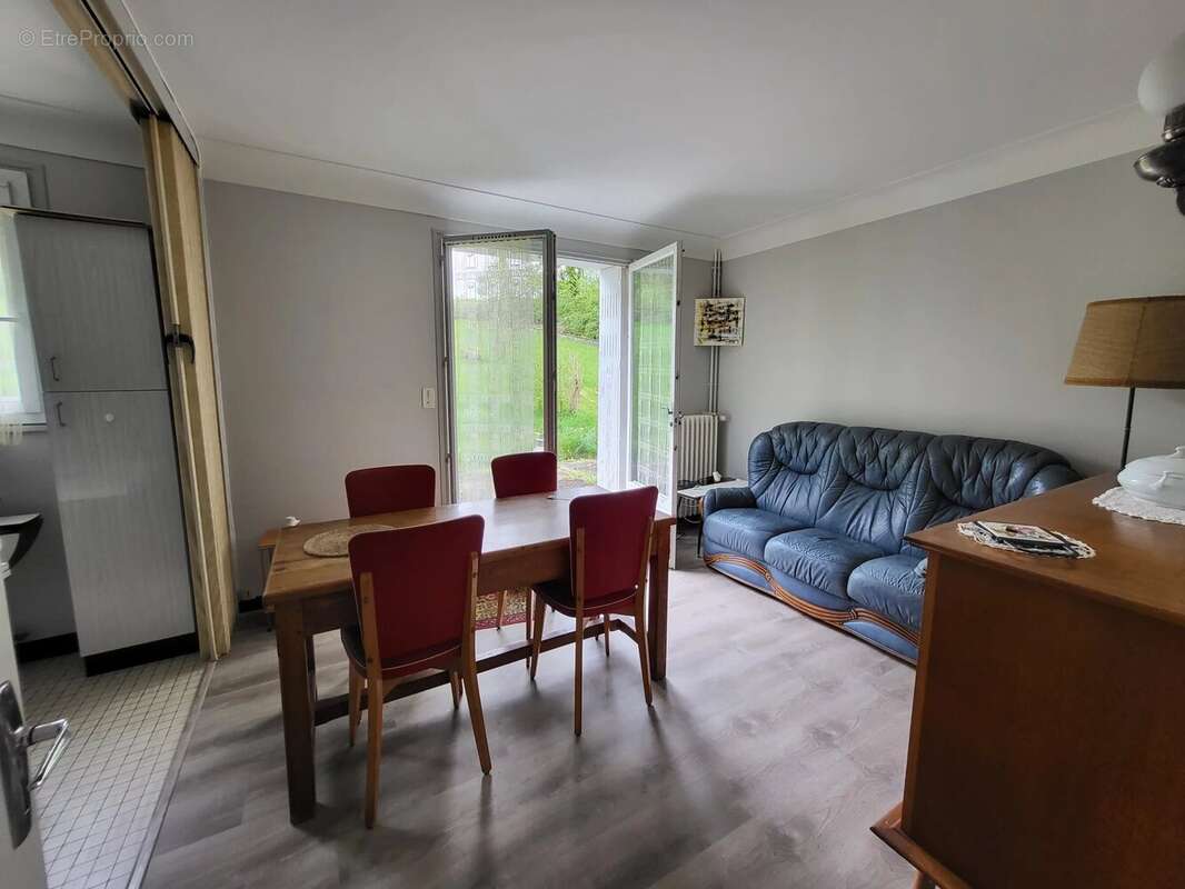 Maison à SAINT-PIERRE-DE-MAILLE