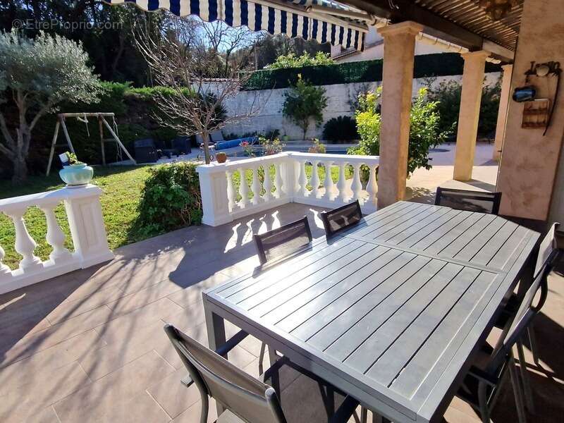 Maison à SAINT-LAURENT-DU-VAR