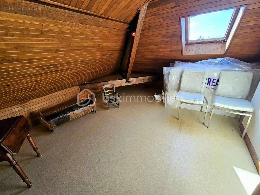 Maison à COMMELLE-VERNAY