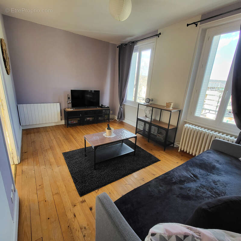 Appartement à RIOM-ES-MONTAGNES