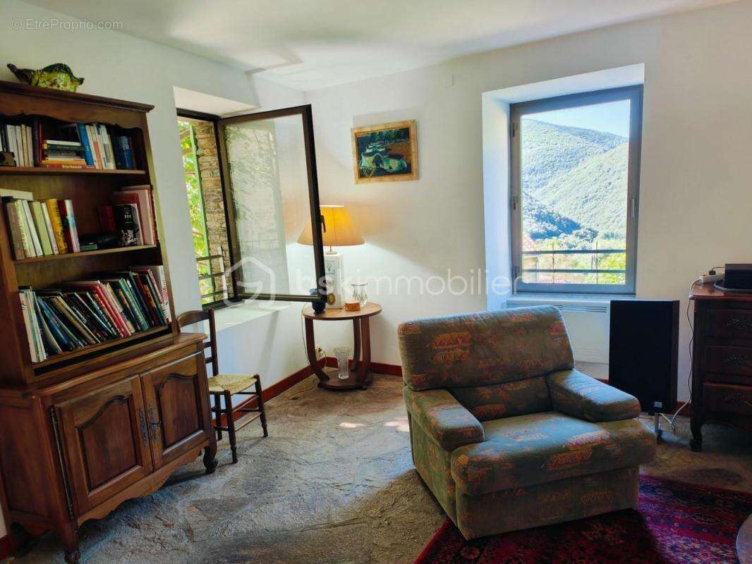 Maison à COLOMBIERES-SUR-ORB