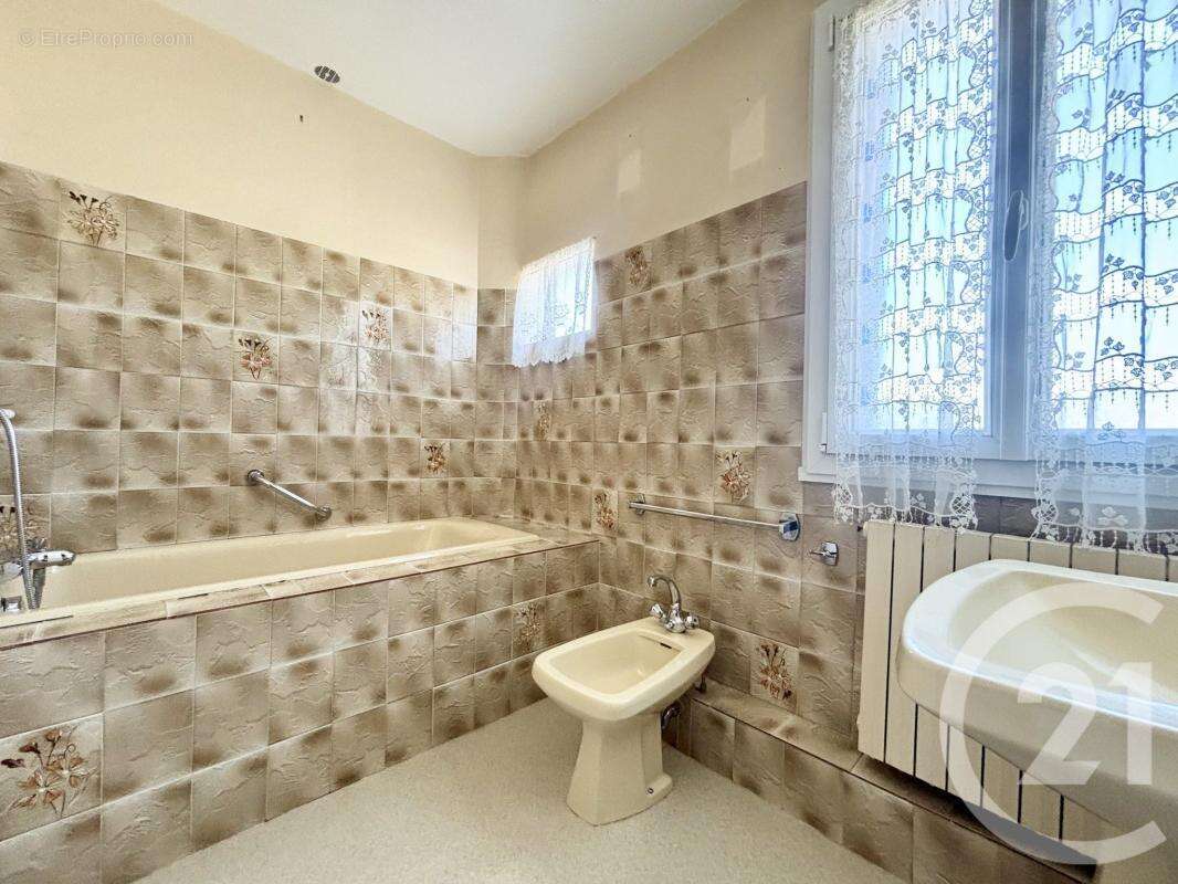 Maison 86 m² à Limoges  - photo 12