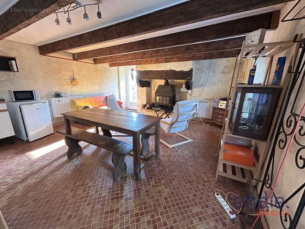 Maison en pierre au cur du bourg de Saint-Évarzec  beau potentiel - photo 2