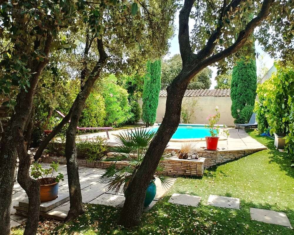 Maison familiale de caractère de 155 m2 avec piscine - photo 10