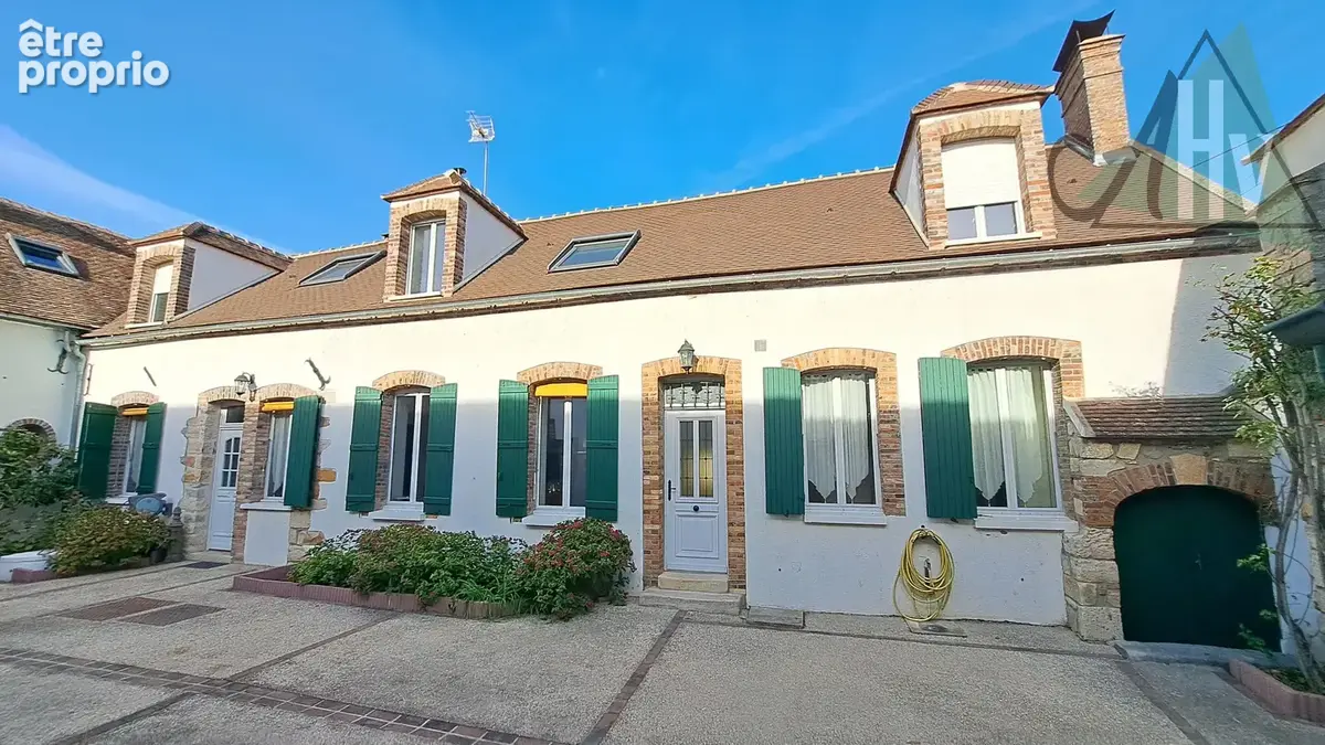 Photo Maison à Courlon-Sur-Yonne au prix de 386 900€