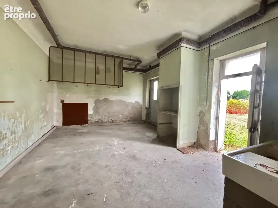 À vendre – Habitation avec local commercial, emplacement privilégié CUFFY (18) - photo 6