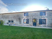 Maison à SAINT-ETIENNE-DE-MER-MORTE