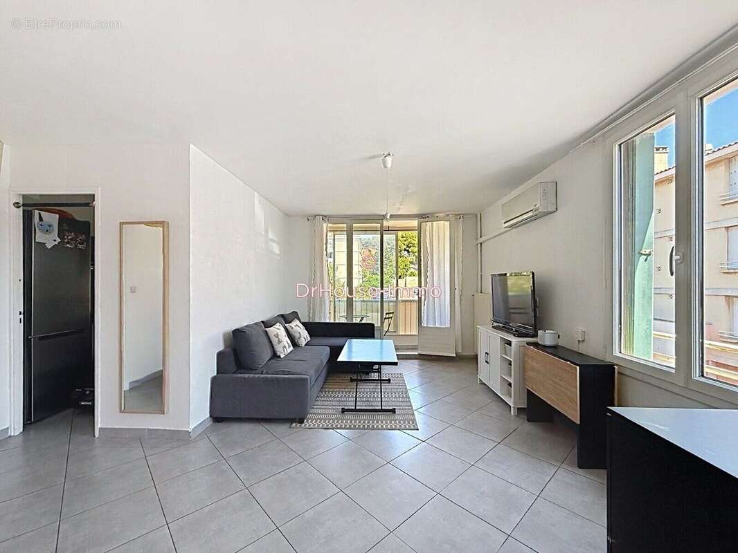 Appartement 66 m² à Vitrolles  - photo 2
