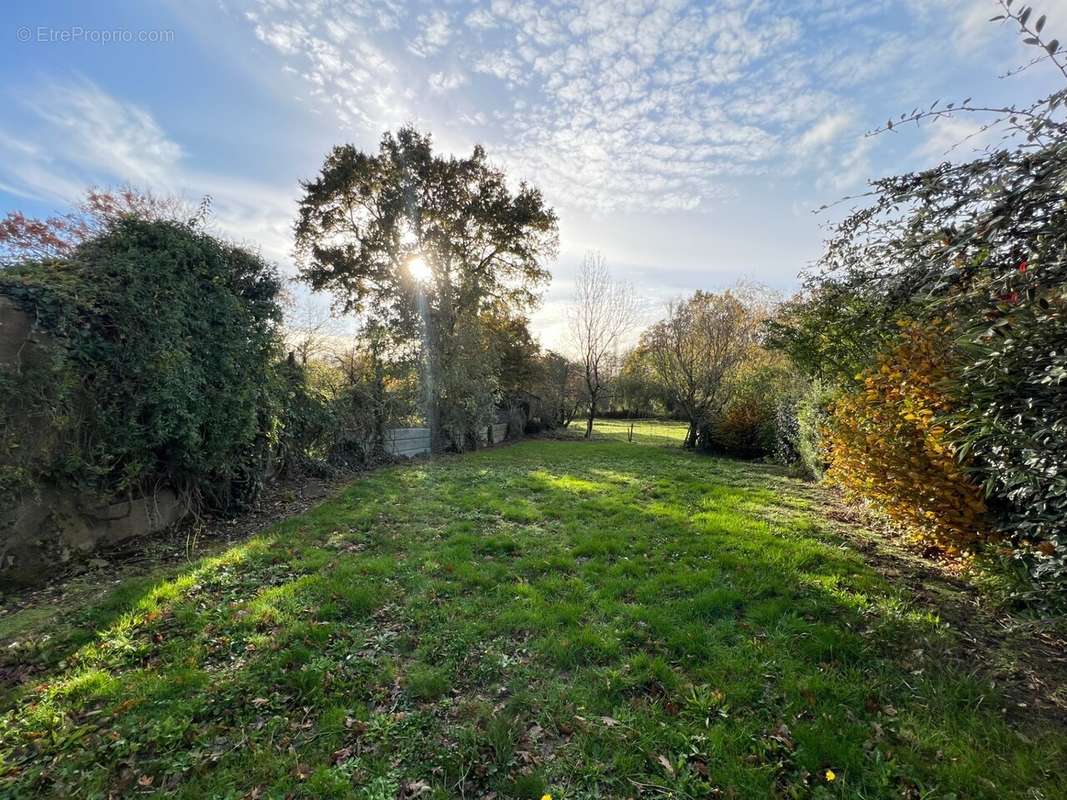 Maison à SAINT-GEORGES-DE-POINTINDOUX