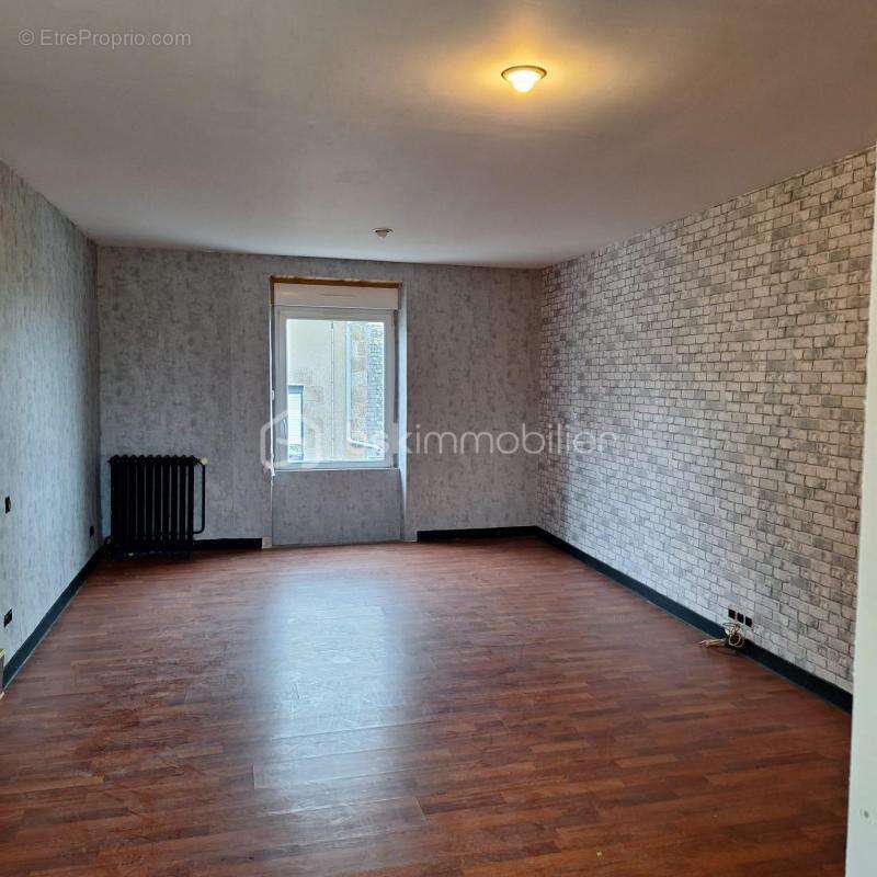 Appartement à CHATILLON-SUR-COLMONT