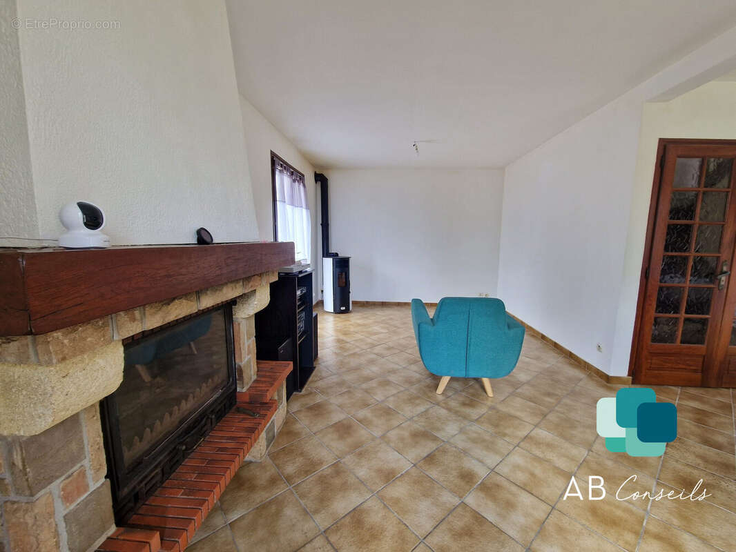 Maison 125 m² à Saint-Jacques-Sur-Darnetal  - photo 7