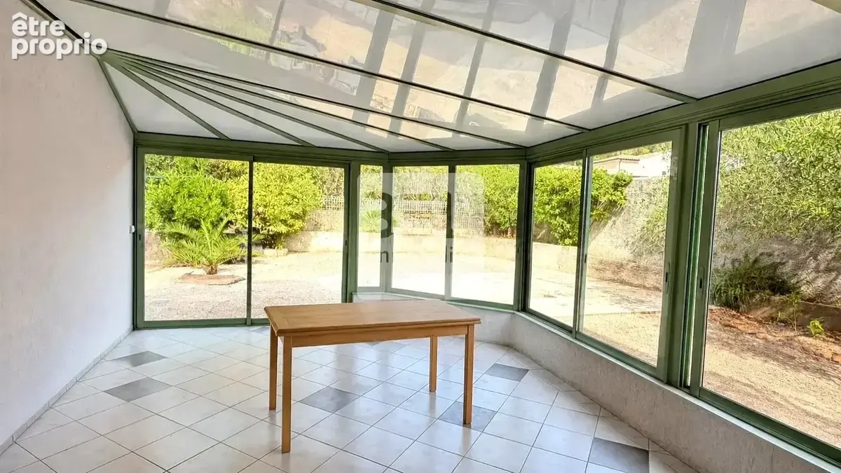 Maison de plain pied sur les hauteurs - photo 9