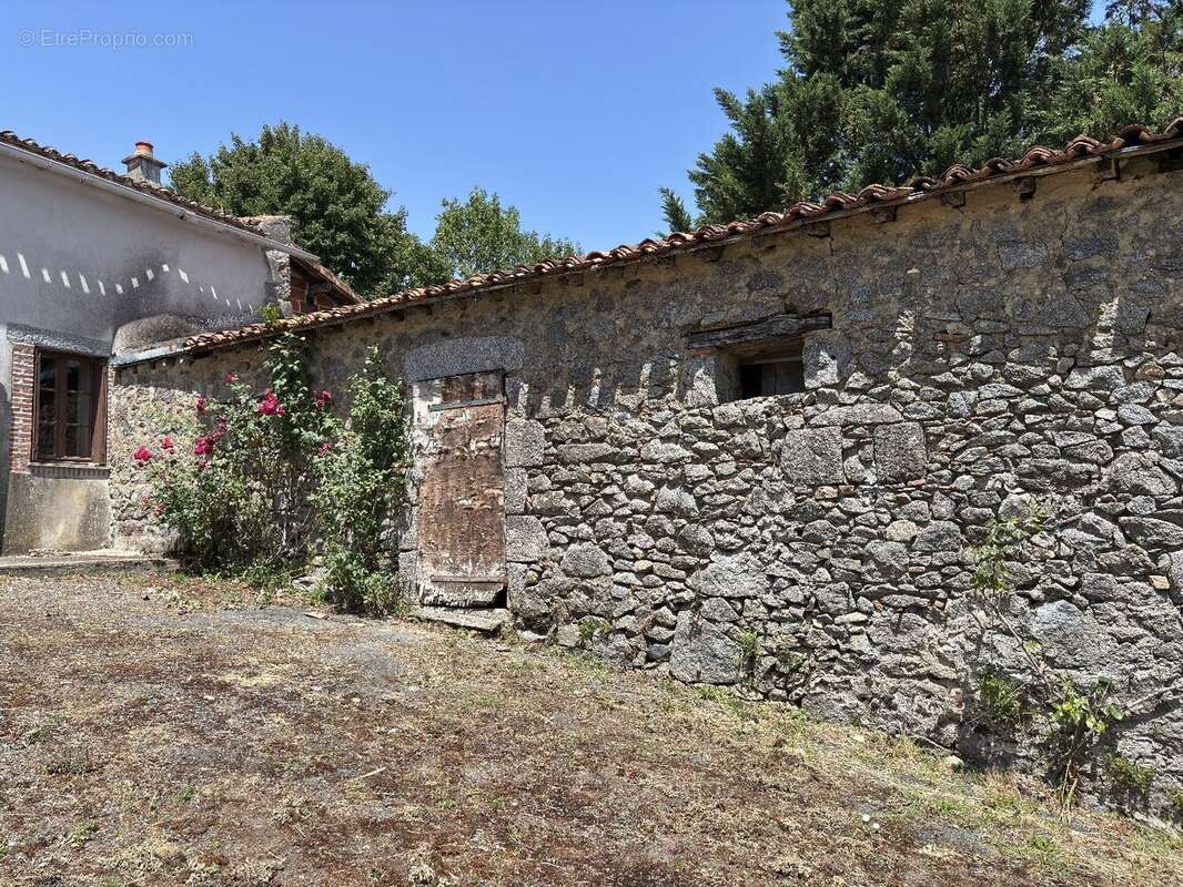 Maison à LA FORET-SUR-SEVRE