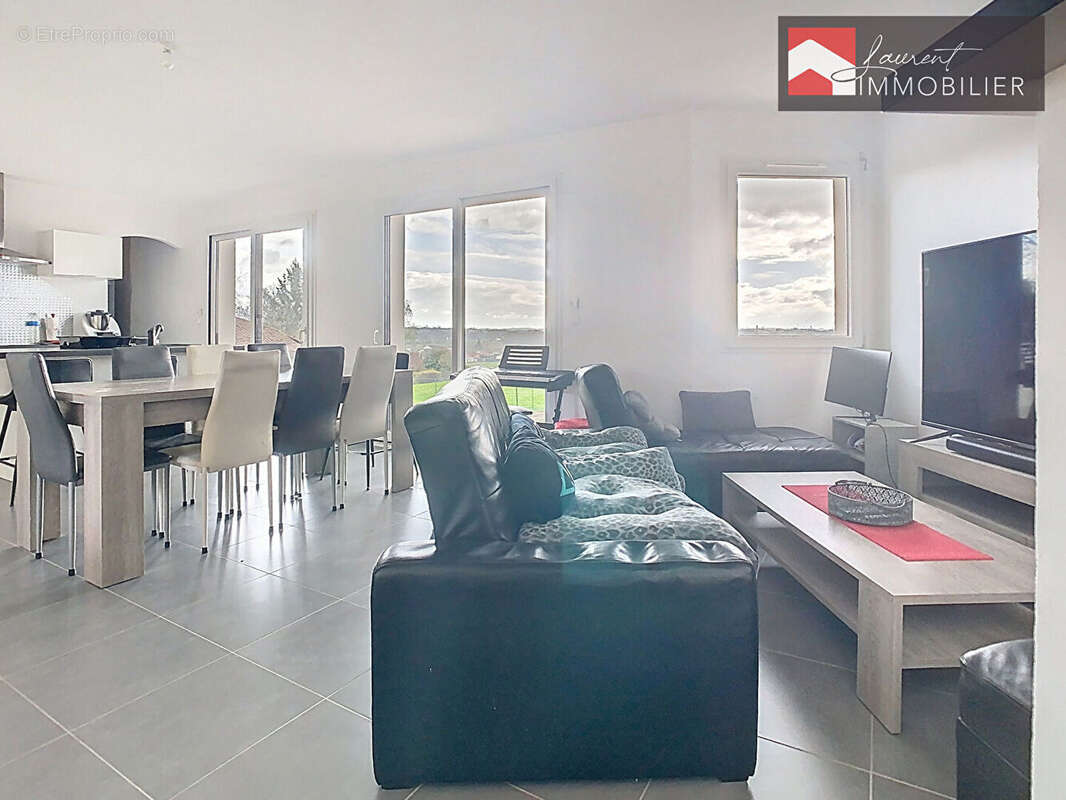 Maison à PONT-DE-VAUX