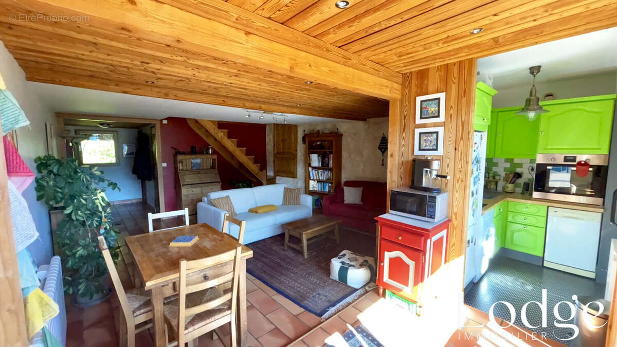 Appartement à PUY-SAINT-PIERRE