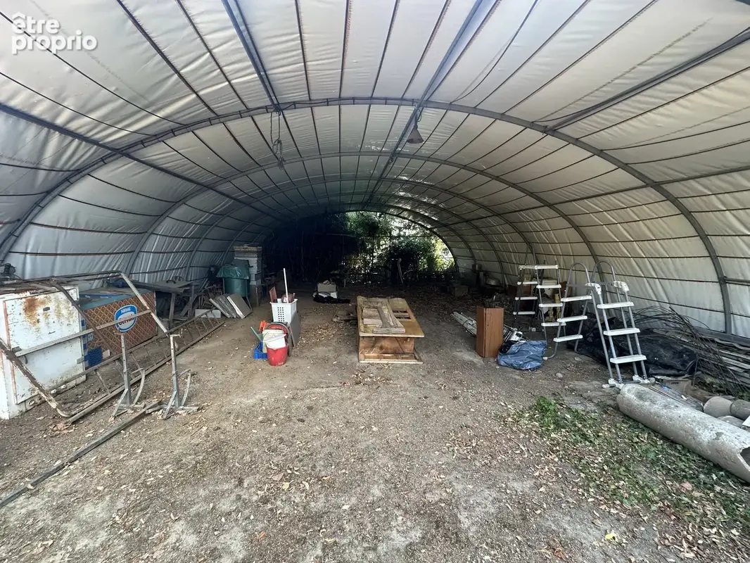 Maison de 196 m² avec double garage et atelier - photo 13