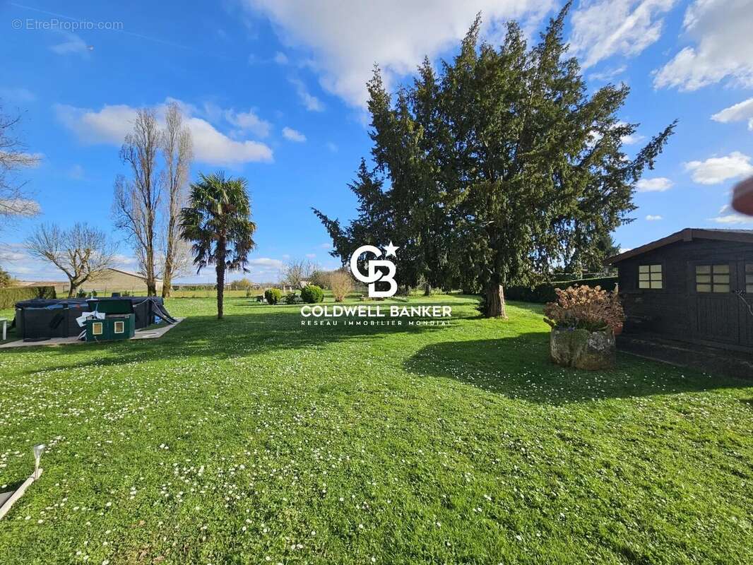 Maison à MAZEROLLES