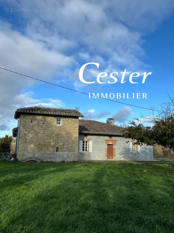 Maison à MONBRUN
