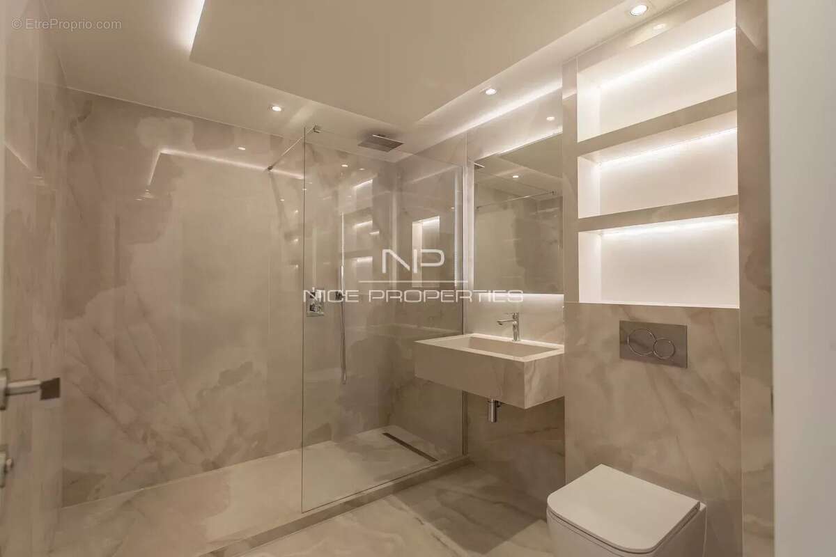 Appartement à ROQUEBRUNE-CAP-MARTIN