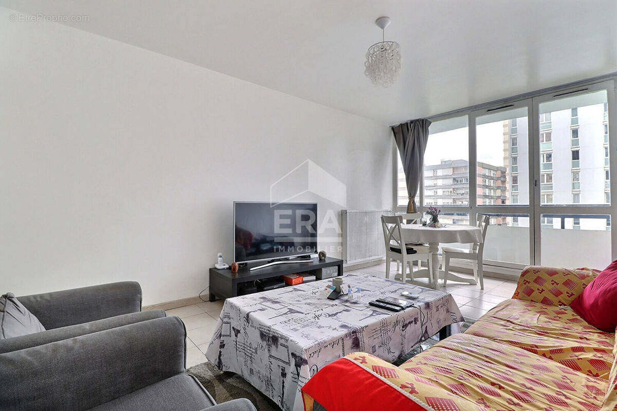 Appartement à AUBERVILLIERS