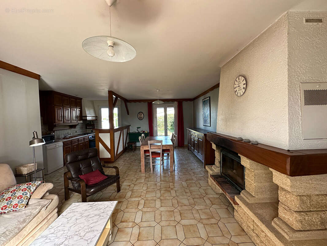 Maison à BOURCEFRANC-LE-CHAPUS