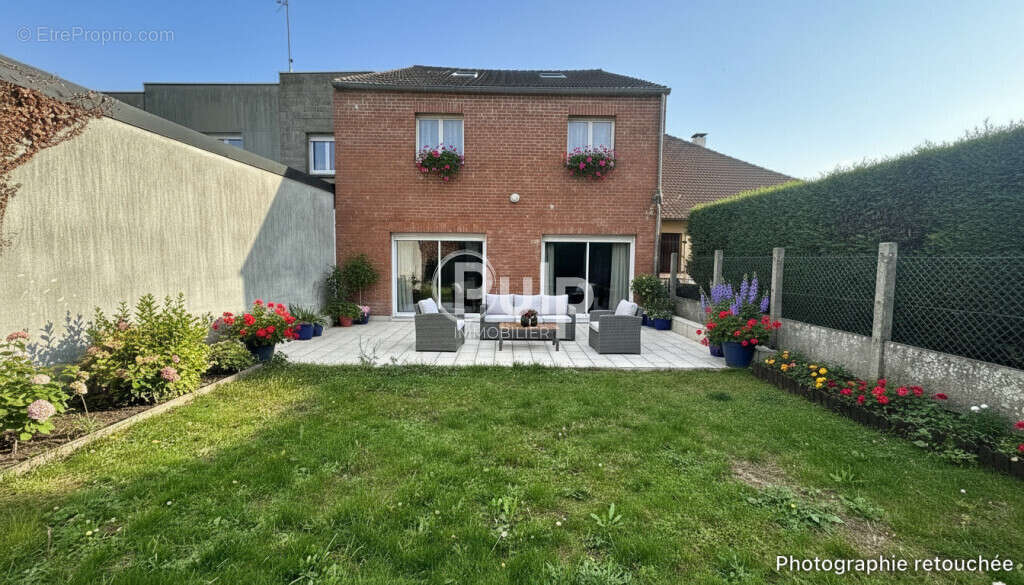 Maison à COURRIERES