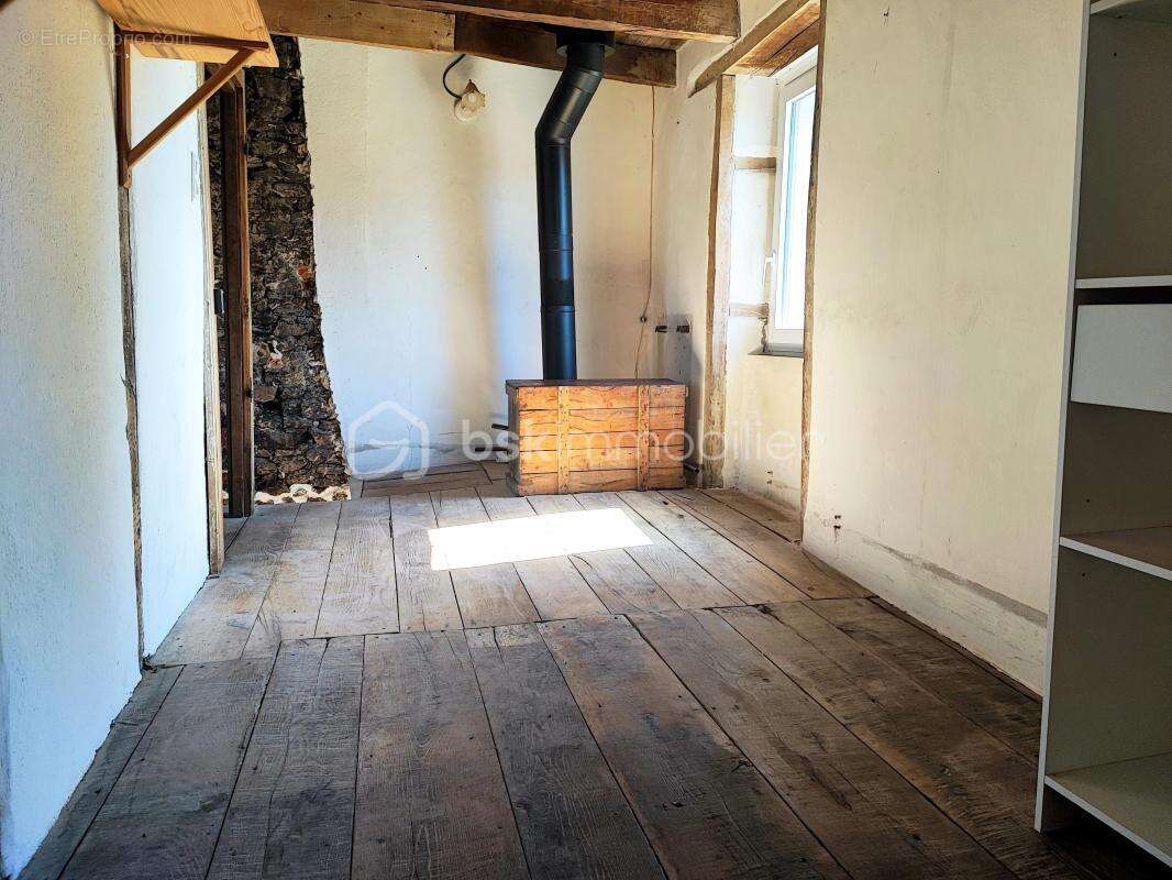 Maison à NEUVIC-ENTIER