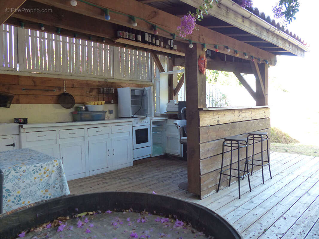 Maison à LES ARTIGUES-DE-LUSSAC