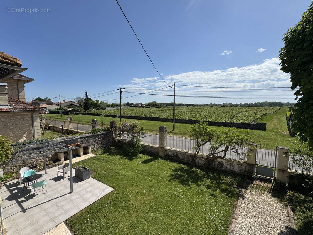 Maison à PUJOLS-SUR-CIRON