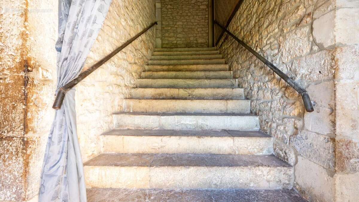 Maison à GOURDON