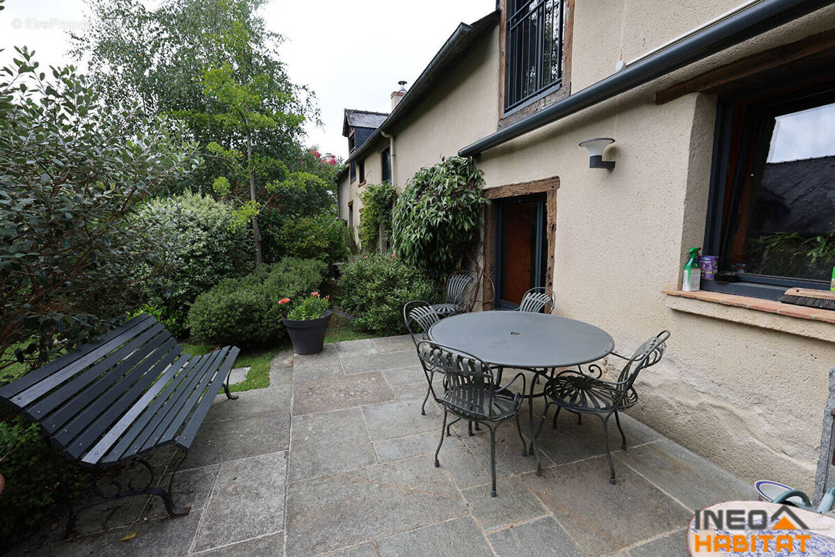 Maison à NOYAL-CHATILLON-SUR-SEICHE