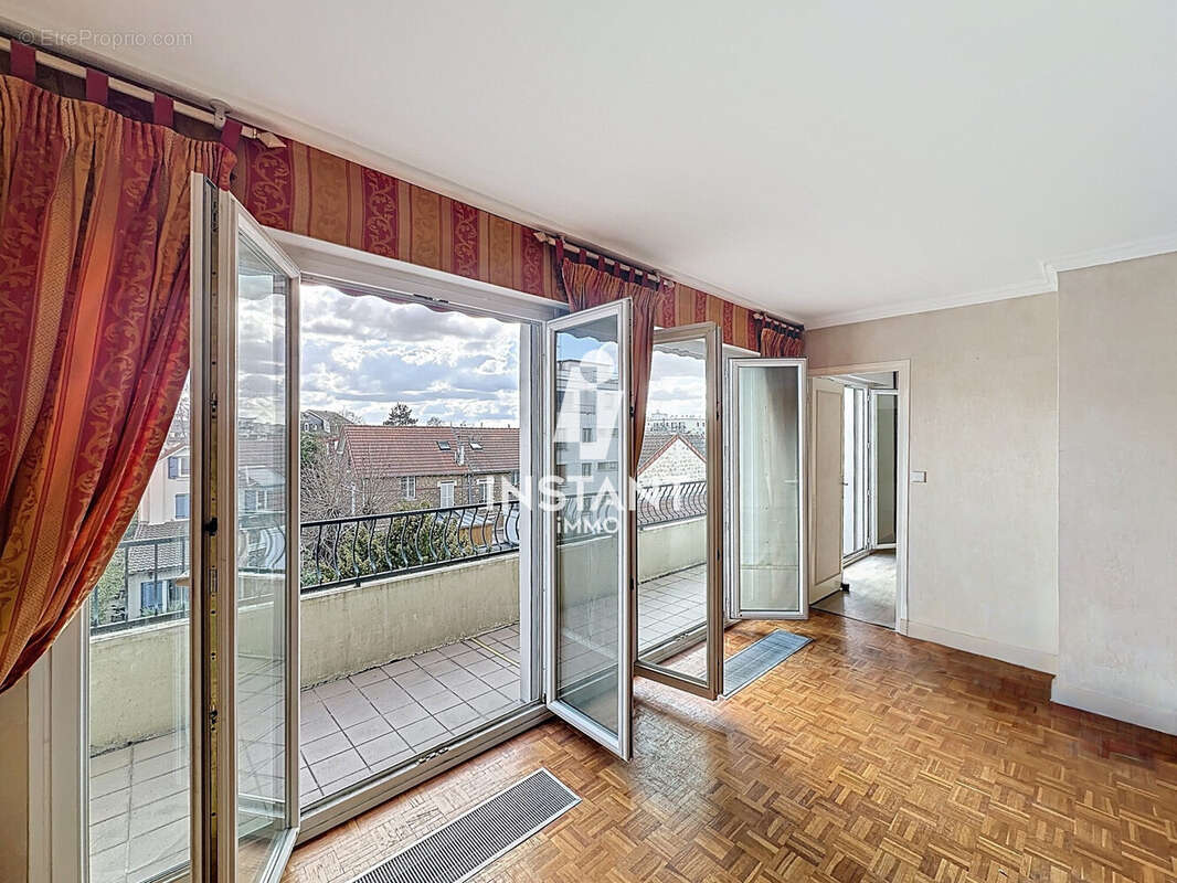 Appartement à SAINT-MAUR-DES-FOSSES